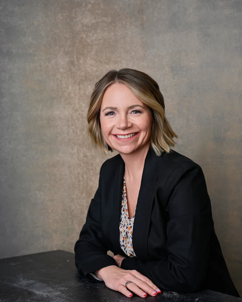 Professional headshot of woman Rachel at Gilbert Arizona portrait studio