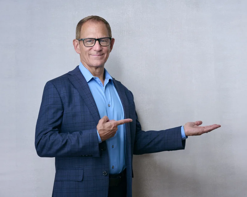 Russell Gray, podcast host thumbnail portrait with bold expression by Marie Feutrier